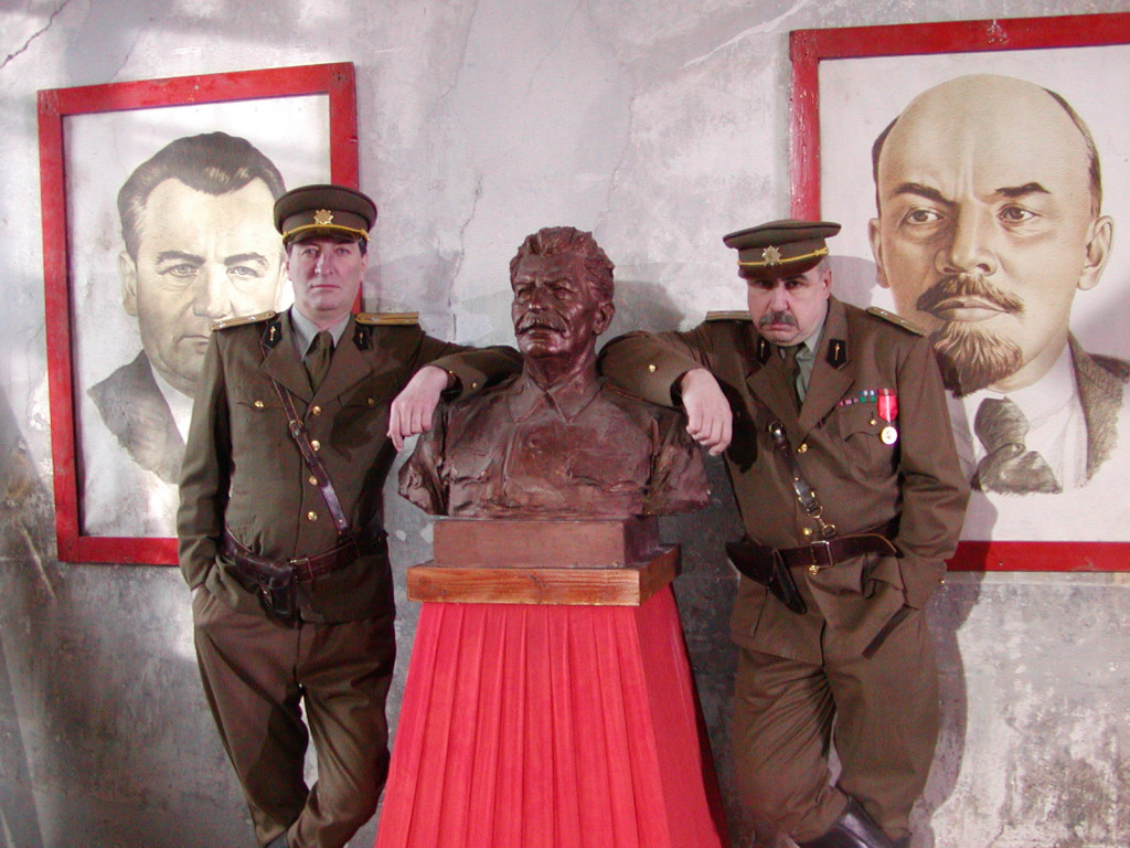 Bolek Polívka and Andrej Hryc in legendary TV series Černí baroni