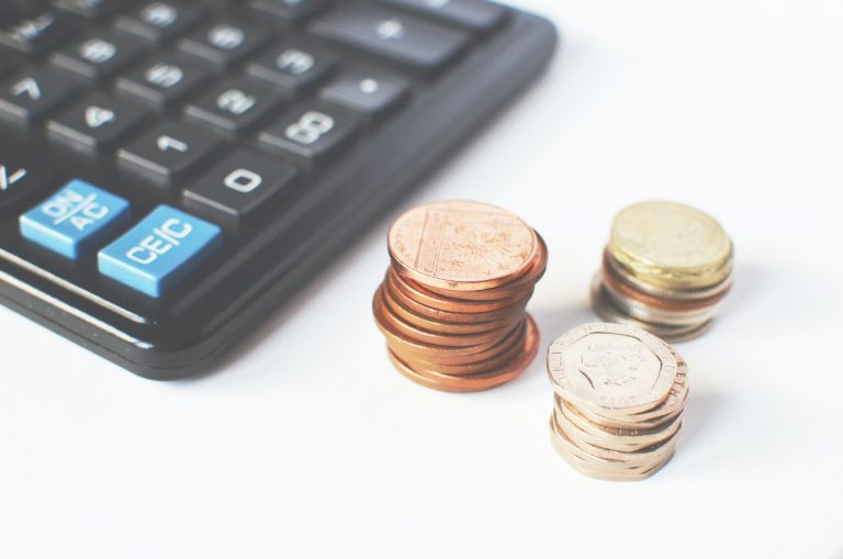 Researchers calculated the minimum decent wage in the Czech Republic