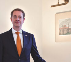 H.E. Daan Huisinga