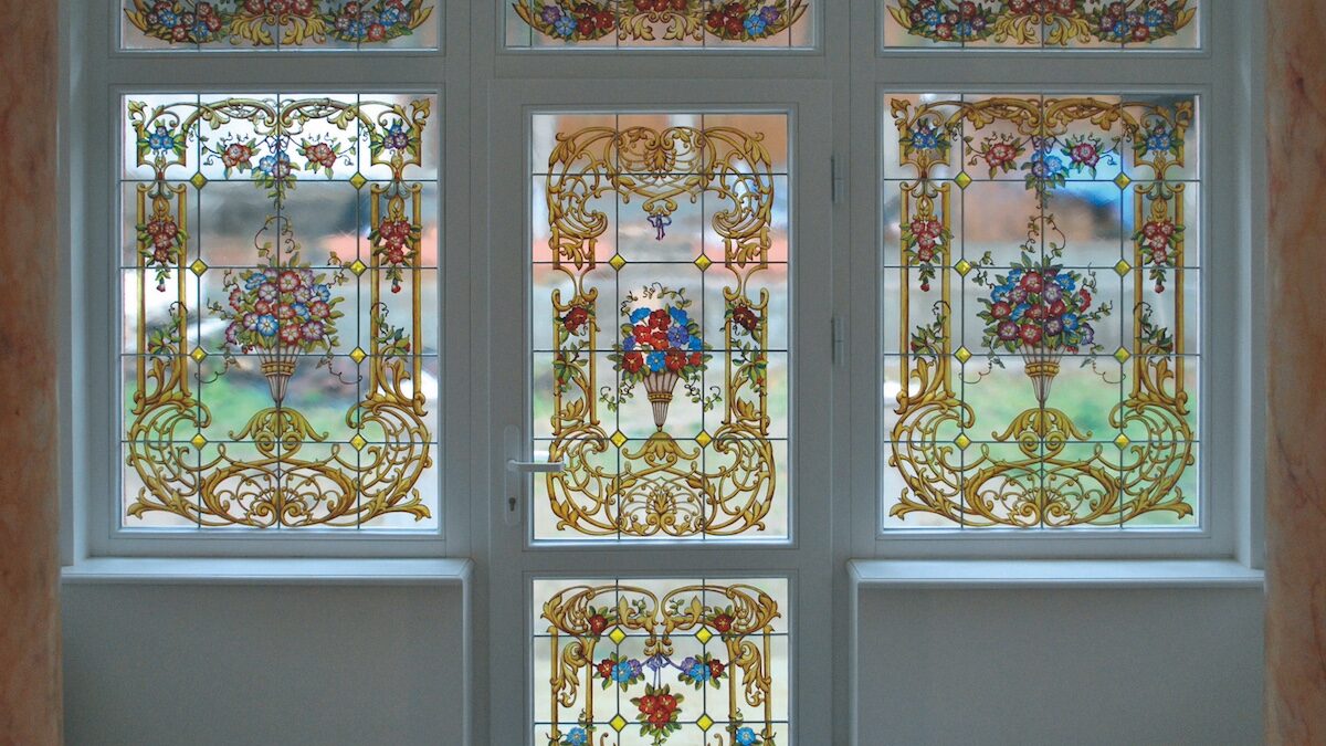 アート・デザイン・音楽 HOW TO WORK IN STAINED GLASS 3_5-1200x675.jpg