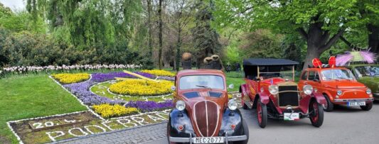 Hundreds of vintage car lovers visit Poděbrady