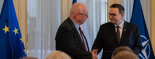 Journalist Petr Brod and economist Radek Špicar among laureates awarded Czech Medal for Merit in Diplomacy