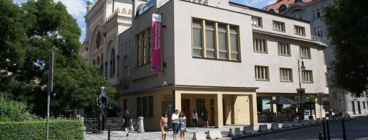 Making culture accessible to all: Prague’s Jewish Museum opens concerts to people with dementia