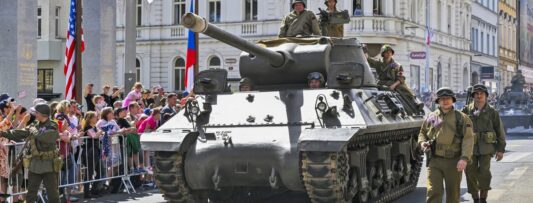 Plzeň: Convoy of Liberty recreates 1945 liberation with tanks, veterans and military aircraft