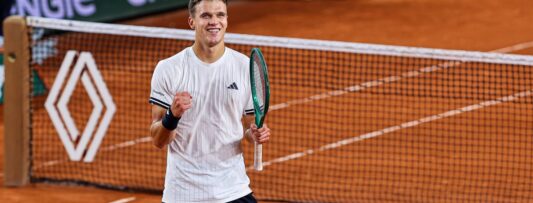Czech tennis sensation Jakub Menšík storms into Roland Garros semifinals