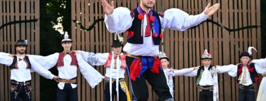 Folk dance champion crowned at Strážnice despite scorching heat