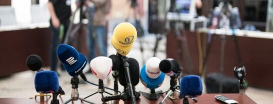 Czech media unite against threats to journalists and restrictions on information